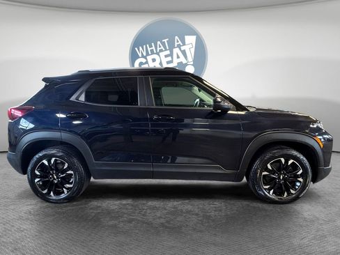 Used 2021 Chevrolet TrailBlazer LT w/ Driver Confidence Package AWD/4WD image 2