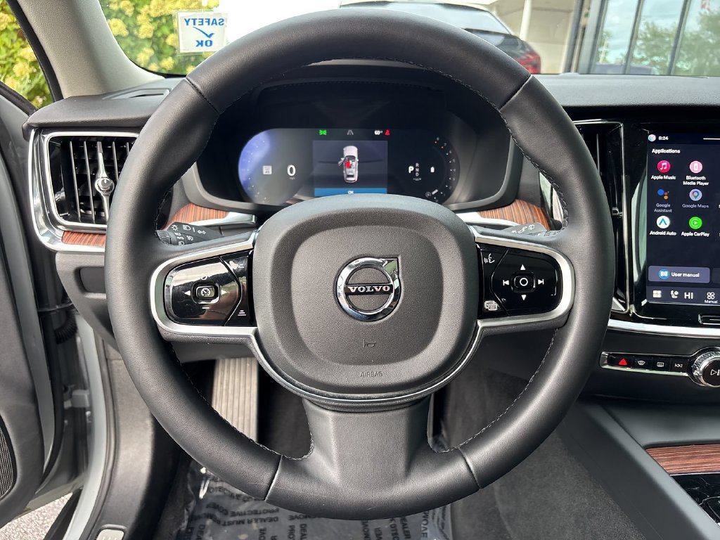 Used 2025 Volvo V60 B5 Cross Country Plus AWD/4WD image 16