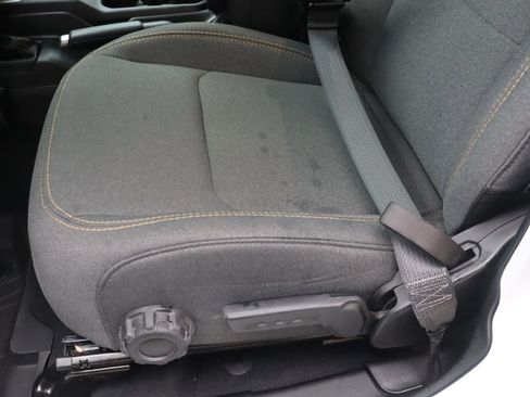 Used 2025 Jeep Gladiator Sport image 18