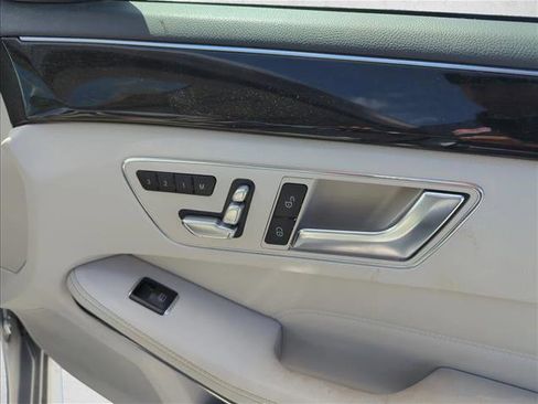 Used 2014 Mercedes-Benz E 350 Sedan image 27