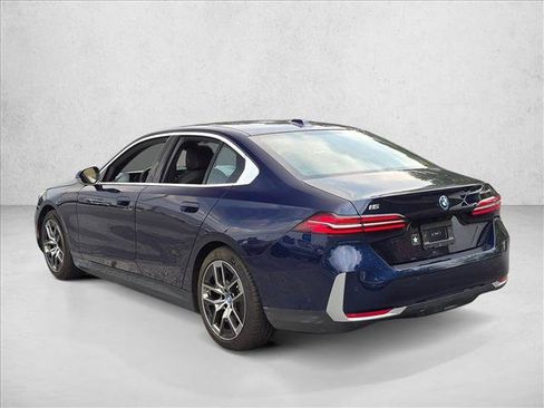 Used 2024 BMW i5 eDrive40i w/ Convenience Package RWD image 7