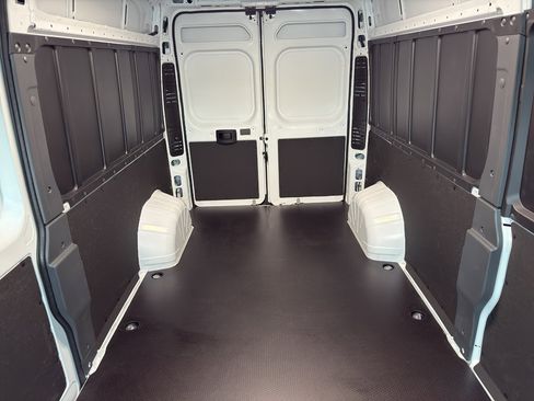 New 2026 RAM ProMaster 2500 w/ Convenience Group FWD image 28