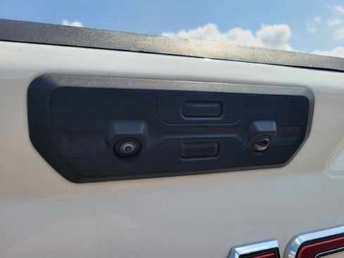 Used 2024 GMC Sierra 1500 SLT AWD/4WD image 6