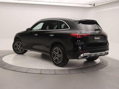 New 2026 Mercedes-Benz GLC 300 image 2