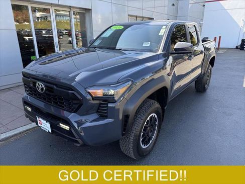 Certified 2024 Toyota Tacoma TRD Off-Road AWD/4WD image 1