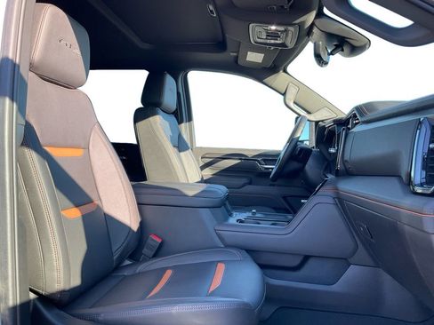 Used 2025 GMC Sierra 2500 AT4 w/ AT4 Premium Plus Package image 25