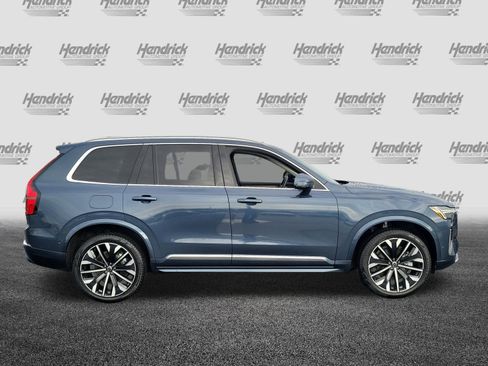 Used 2025 Volvo XC90 B6 Plus image 8