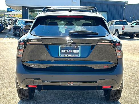 New 2026 Nissan Kicks SR image 7