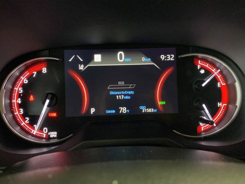 Used 2023 Toyota RAV4 LE AWD/4WD image 16