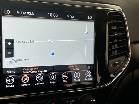 Used 2022 Jeep Grand Cherokee Laredo X image 13