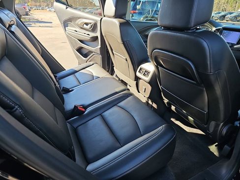 Used 2024 GMC Terrain SLT image 13