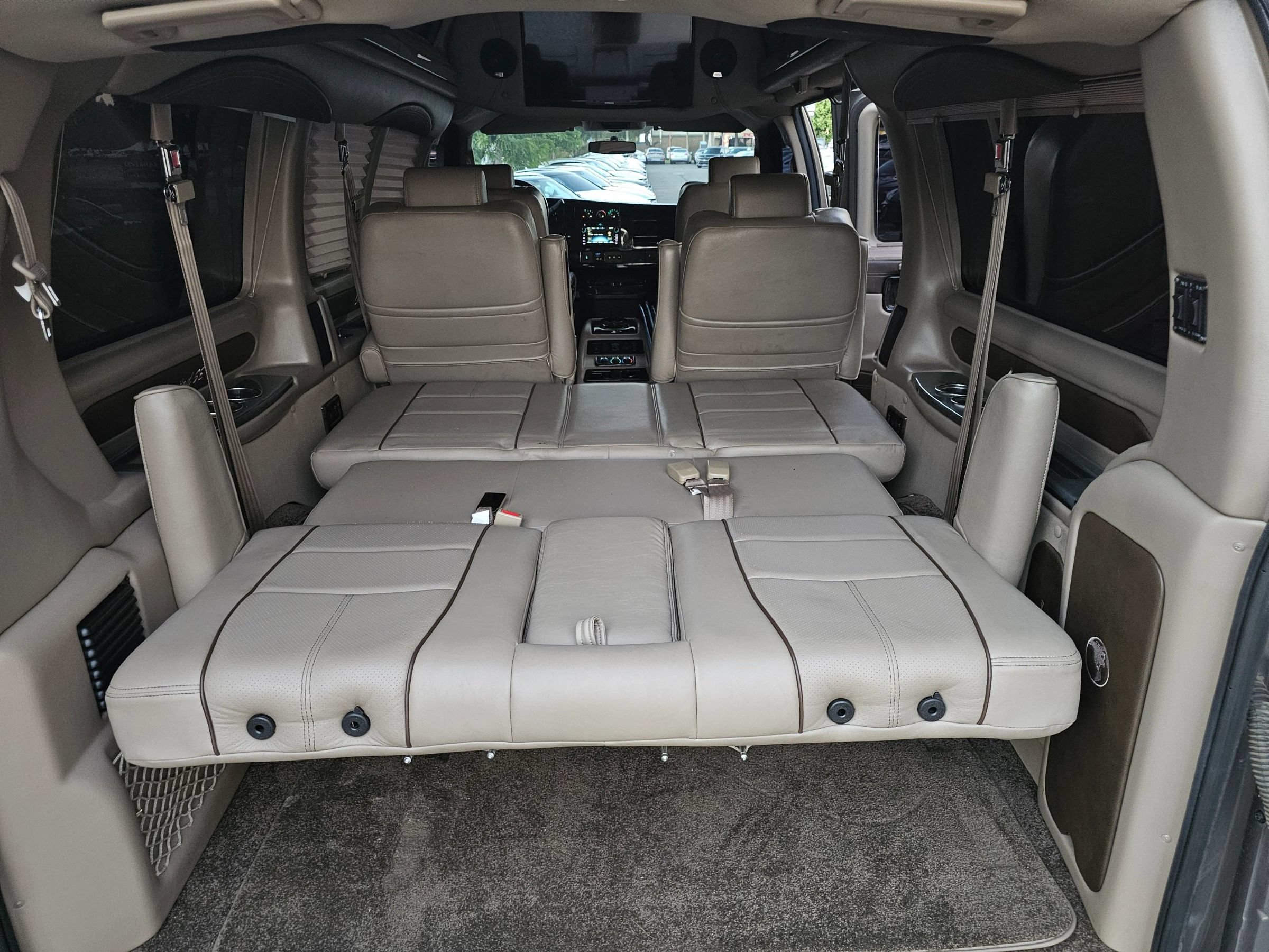Used 2016 Chevrolet Express 2500 RWD image 40