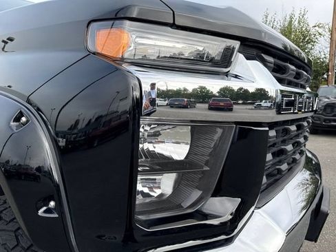 Used 2022 Chevrolet Silverado 2500 LT w/ Convenience Package AWD/4WD image 9