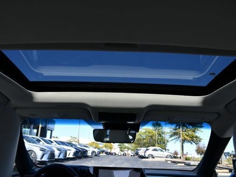 New 2025 Lexus ES 300h w/ Premium Package image 29