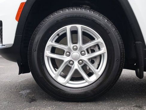 Used 2025 Jeep Grand Cherokee L Laredo w/ Luxury Tech Group I image 8