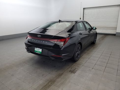 Used 2023 Hyundai Elantra SEL FWD image 9