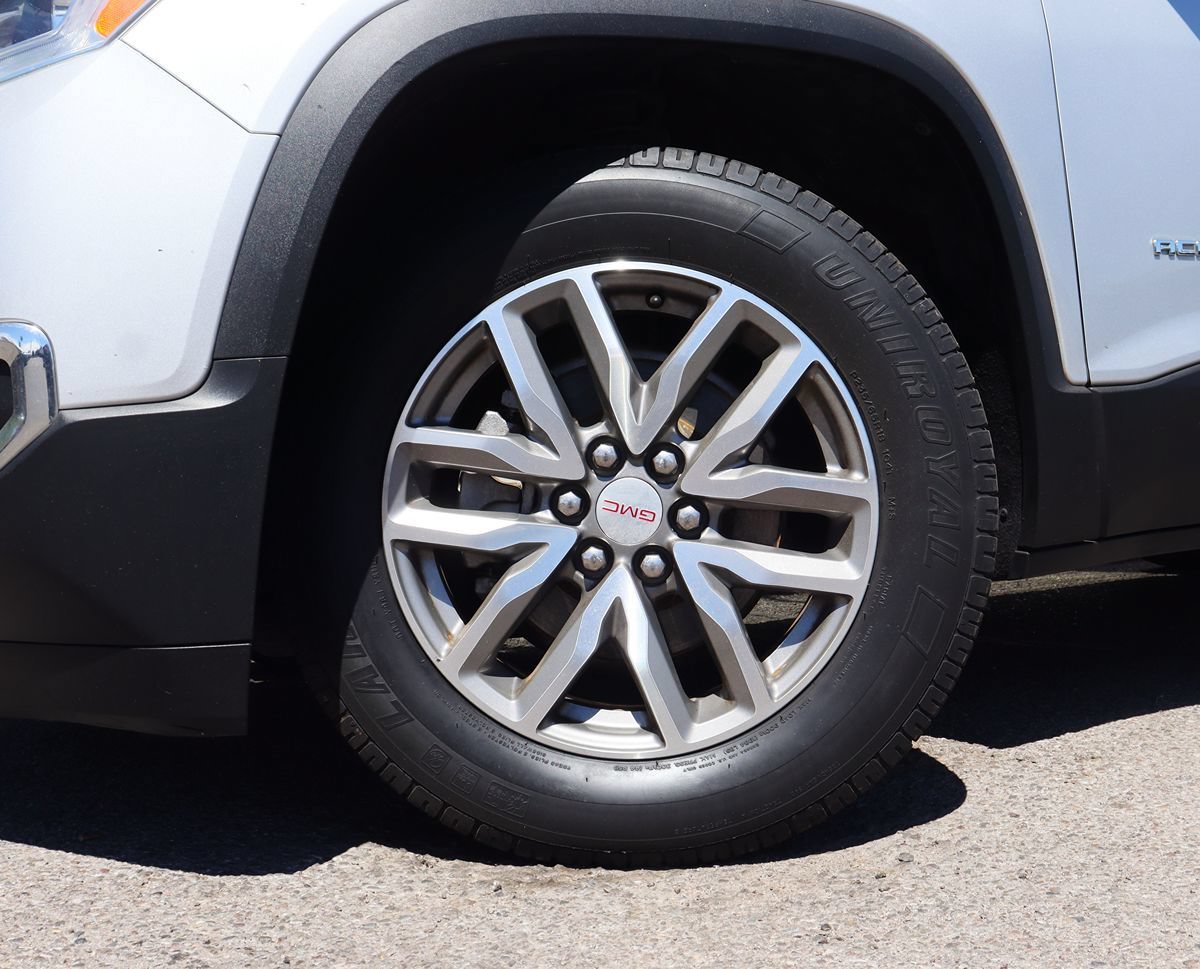 Used 2018 GMC Acadia SLE w/ Driver Alert Package I FWD image 5