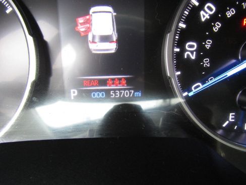 Used 2021 Toyota RAV4 LE image 21