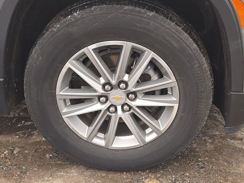 Used 2023 Chevrolet Traverse LT image 10