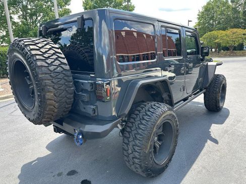 Used 2018 Jeep Wrangler Unlimited Sahara AWD/4WD image 36