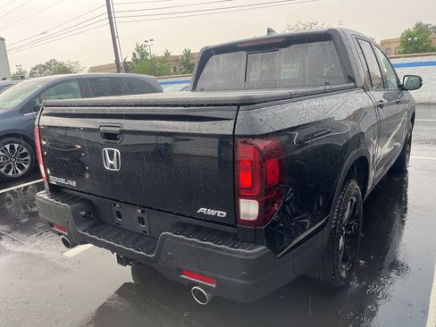 Used 2023 Honda Ridgeline Black Edition image 4