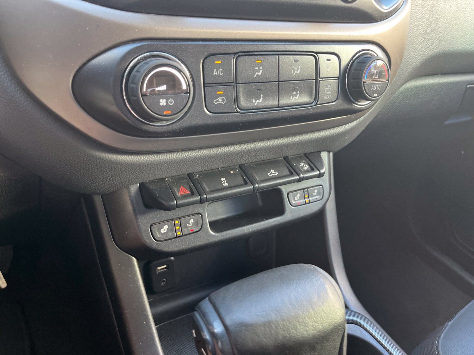 Used 2015 Chevrolet Colorado Z71 RWD image 19