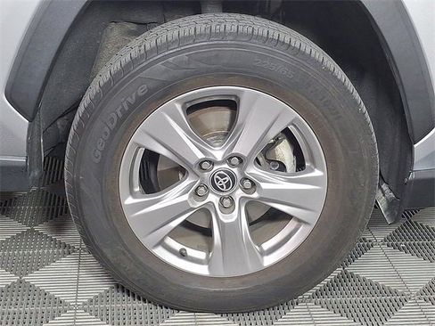 Used 2022 Toyota RAV4 XLE image 12