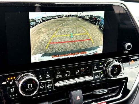 New 2026 Toyota Highlander Limited image 12