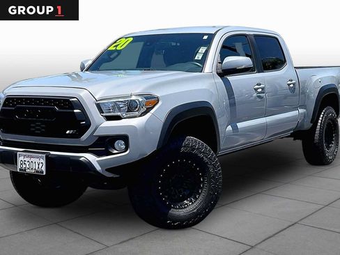 Used 2020 Toyota Tacoma TRD Off-Road w/ Technology Package AWD/4WD image 1