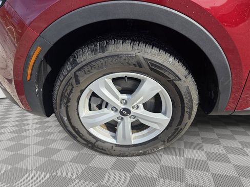 Used 2022 Kia Sorento LX image 9