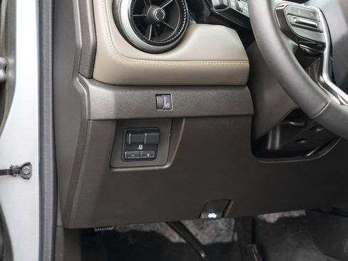 Used 2023 Chevrolet Colorado ZR2 w/ ZR2 Convenience Package III AWD/4WD image 19