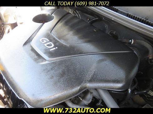 Used 2012 Hyundai Accent GLS FWD image 29