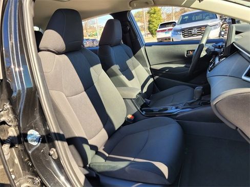 Used 2022 Toyota Corolla LE image 16