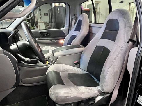 Used 2001 Ford F150 Lightning image 14