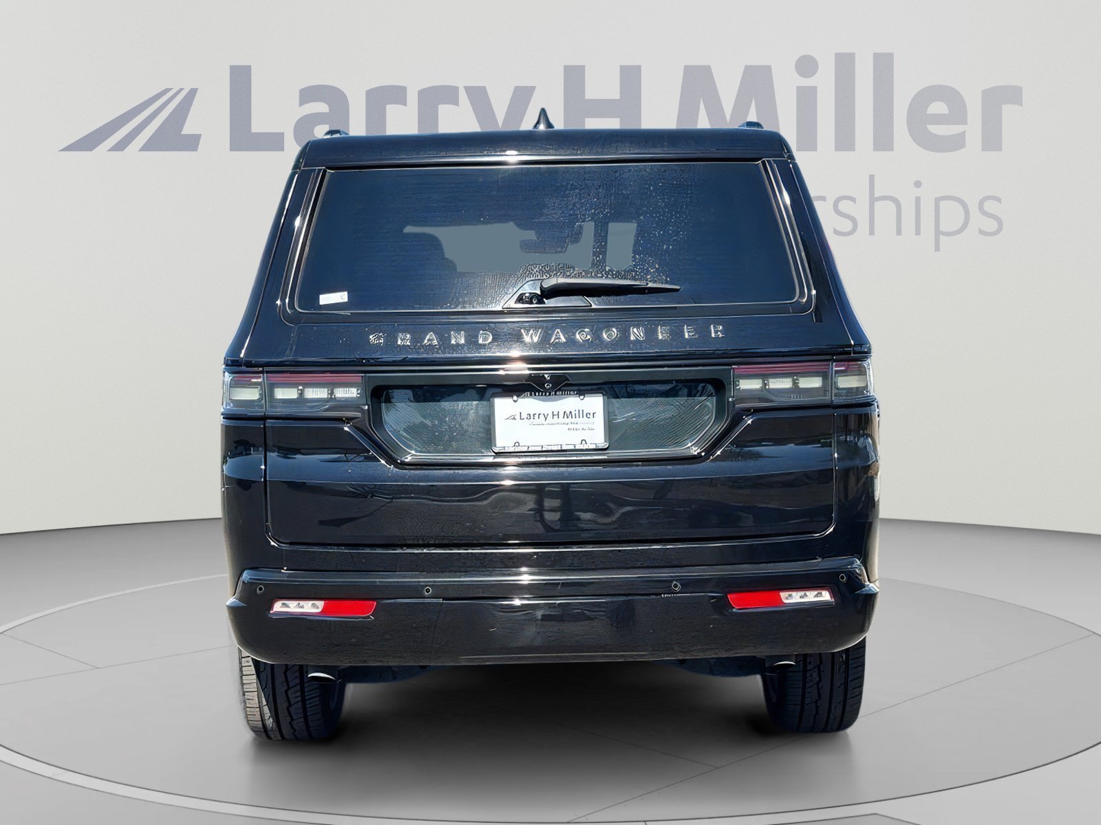 Used 2024 Jeep Grand Wagoneer L Series II w/ Quick Order Packagew 28T AWD/4WD image 5