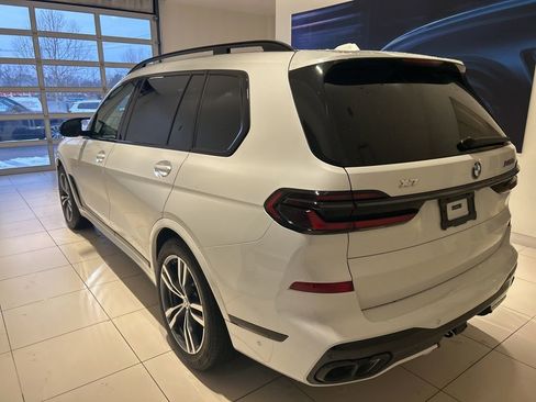 Used 2024 BMW X7 M60i w/ Executive Package image 2