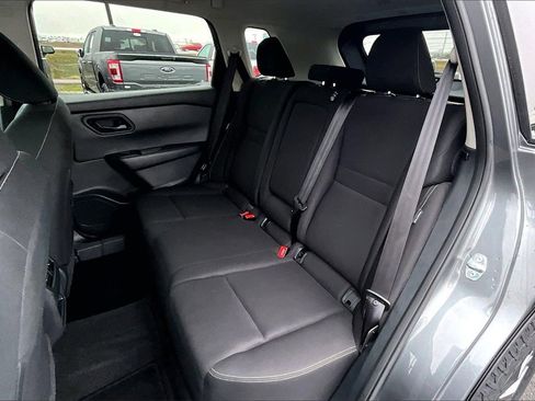 Used 2024 Nissan Rogue S image 26