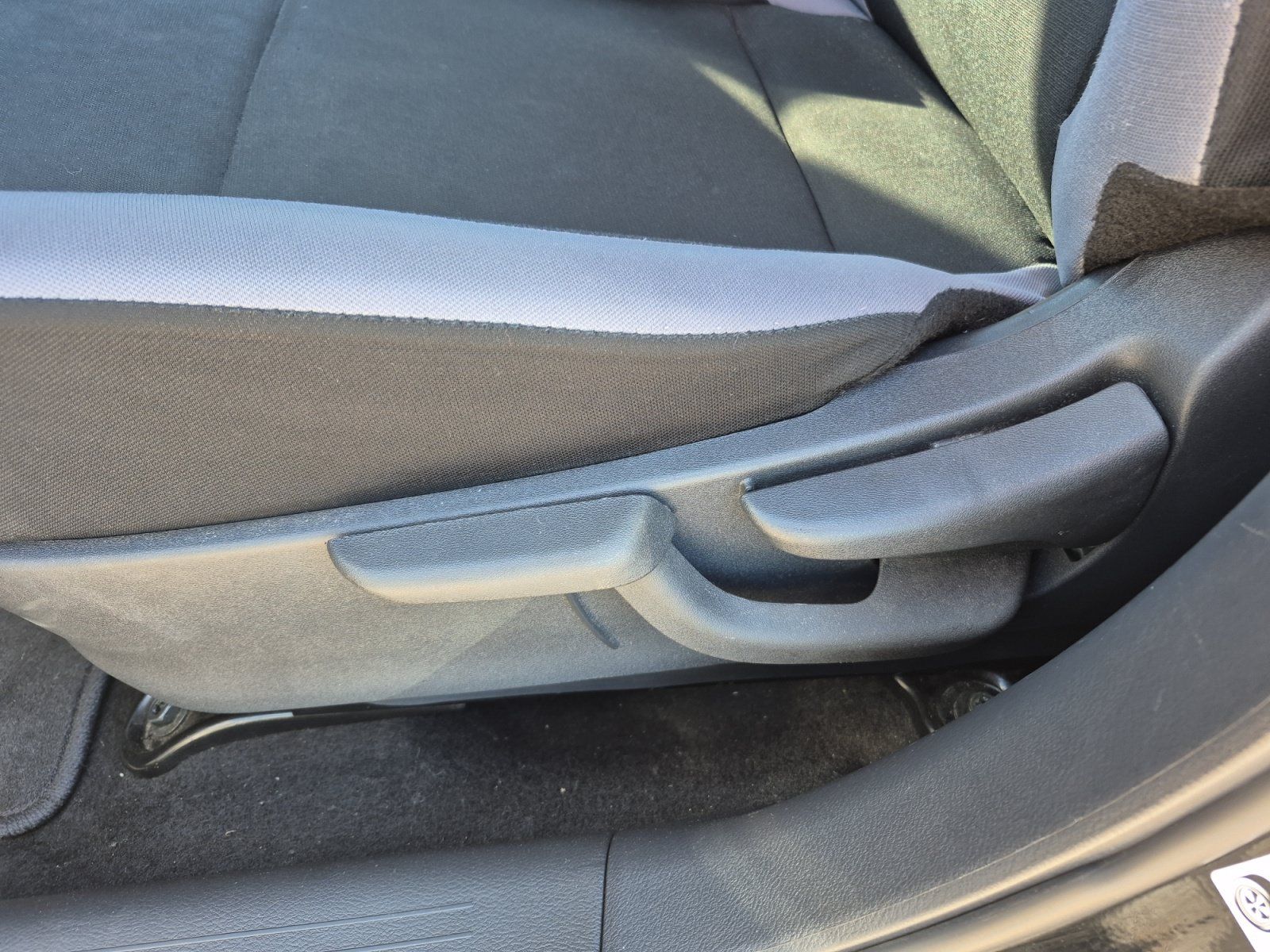 Used 2025 Nissan Versa S FWD image 13