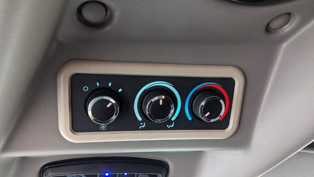 Used 2020 Chevrolet Express 2500 w/ Enhanced Convenience Package RWD image 33