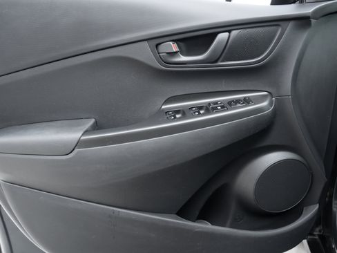 Used 2020 Hyundai Kona SEL image 16