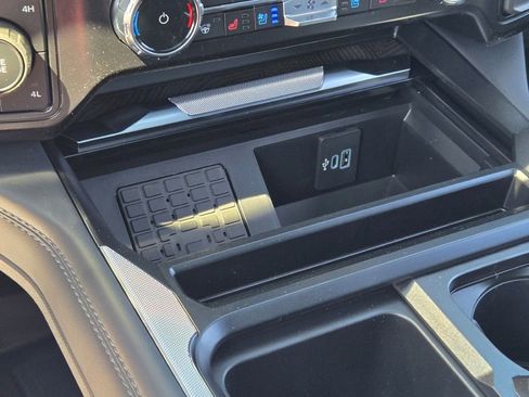 New 2025 Ford F250 Platinum image 32