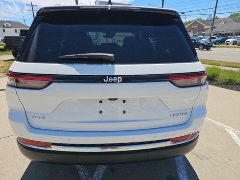 Certified 2025 Jeep Grand Cherokee Limited AWD/4WD image 11