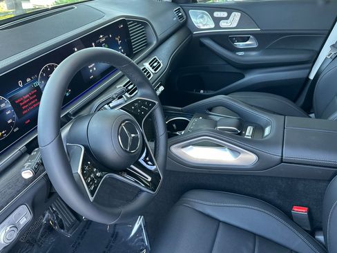 New 2026 Mercedes-Benz GLS 450 4MATIC image 10