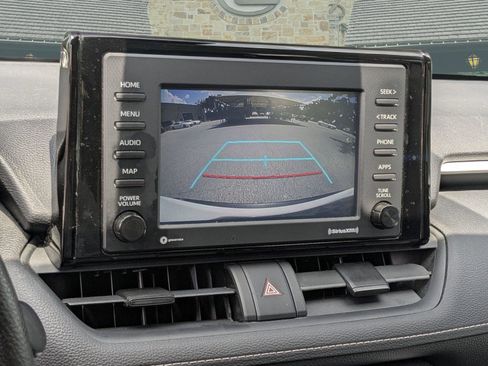 Used 2021 Toyota RAV4 XLE w/ Convenience Package FWD image 13