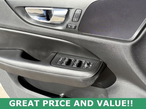 Used 2021 Volvo S60 T5 Momentum w/ Climate Package image 26