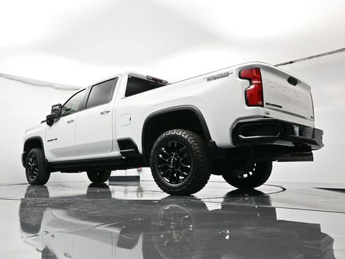 Certified 2025 Chevrolet Silverado 2500 LTZ w/ LTZ Plus Package image 40