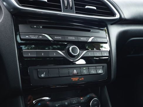 Used 2019 INFINITI QX30 w/ Cargo Package FWD image 18