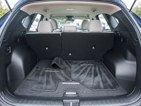 Certified 2025 Hyundai Tucson SE image 8