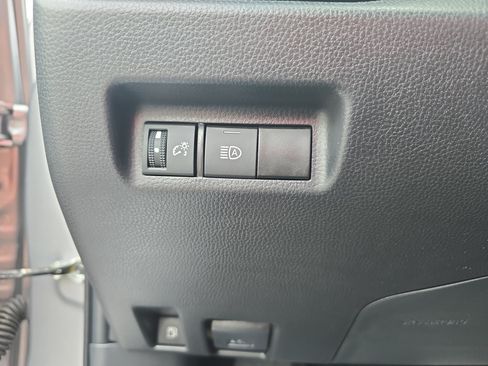 Used 2025 Toyota RAV4 LE AWD/4WD image 24
