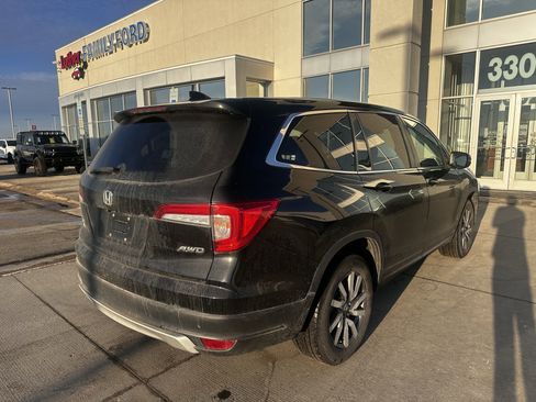 Used 2020 Honda Pilot EX image 4